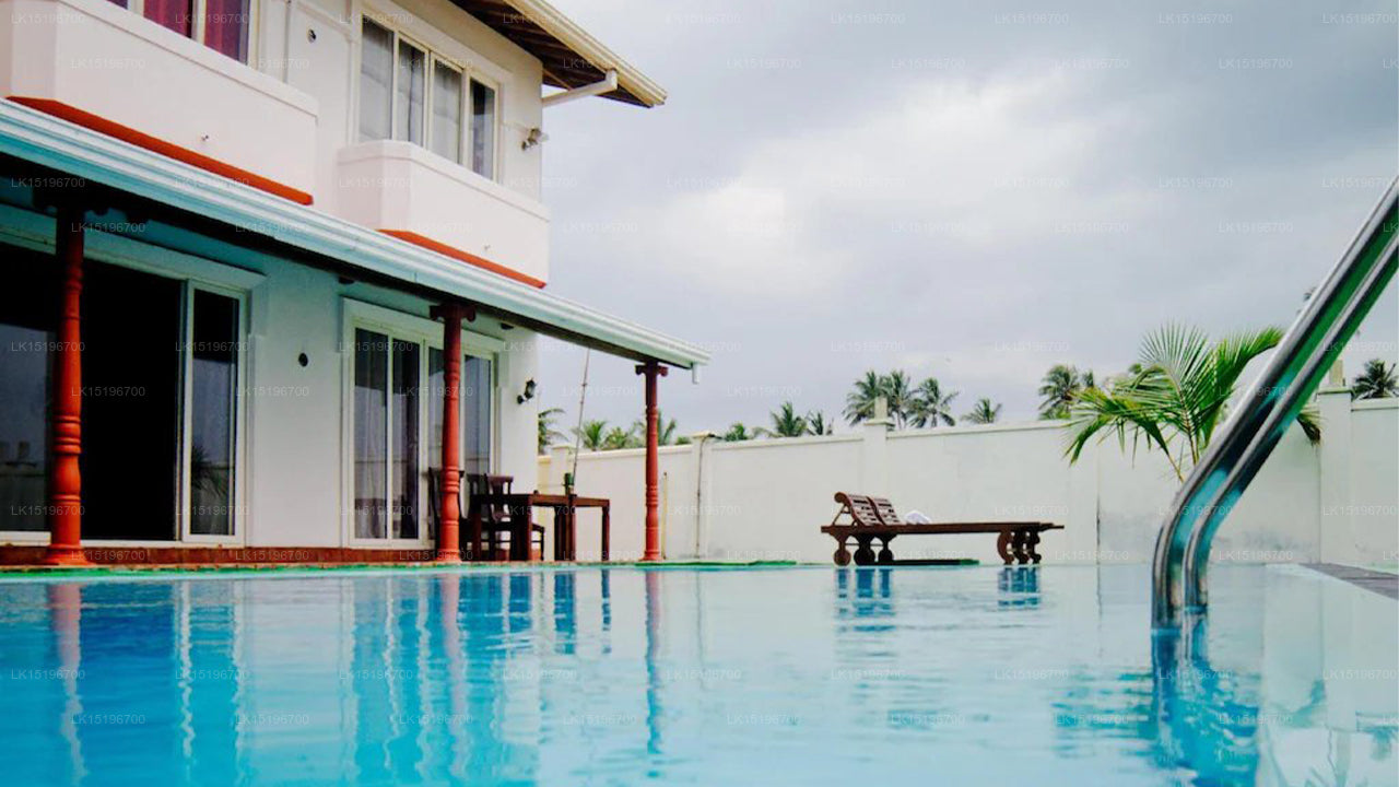 Aaron's Beach Villa, Wadduwa