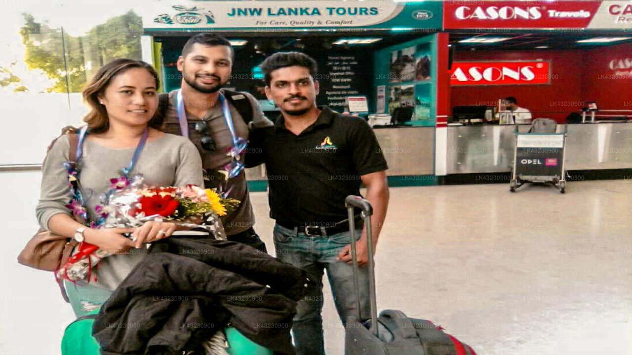 Transfer between Colombo Airport (CMB) and Raja Bojun, Colombo